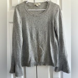 Lark & Ro gray bell sleeve cashmere sweater size small